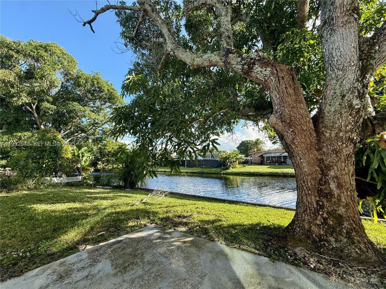 5030 NW 42nd St, Lauderdale Lakes, FL 33319 Photo