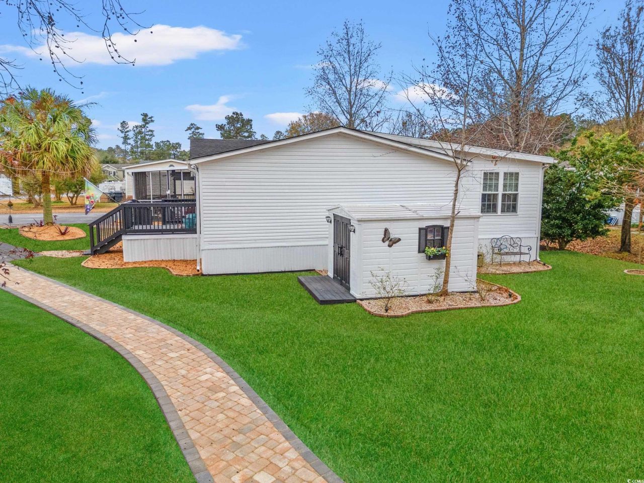 467 Freedom Circle Photo 32