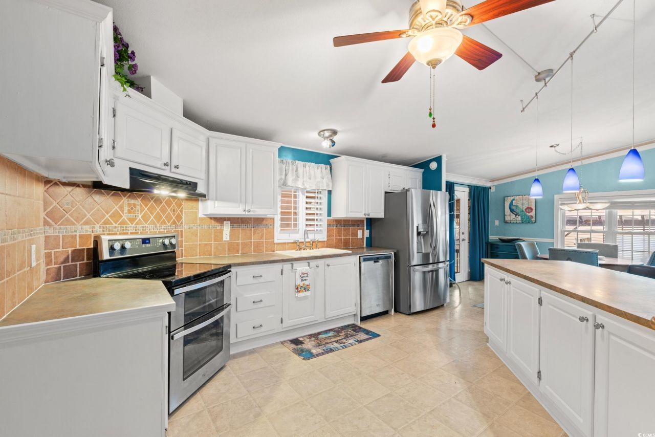 467 Freedom Circle Photo 9