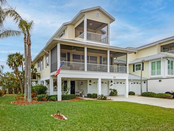 220 82ND STREET, HOLMES BEACH, FL 34217