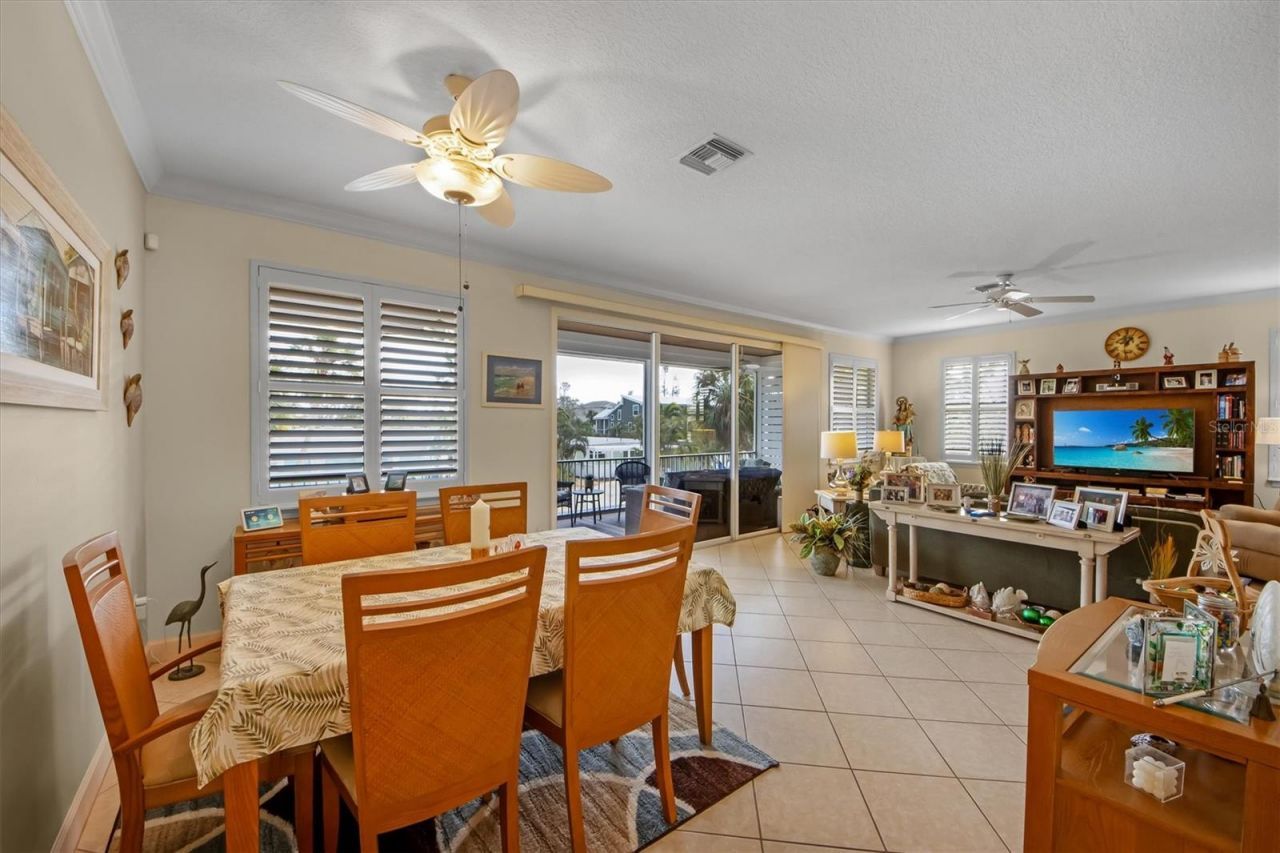 220 82nd Street, Holmes Beach, FL 34217 Photo