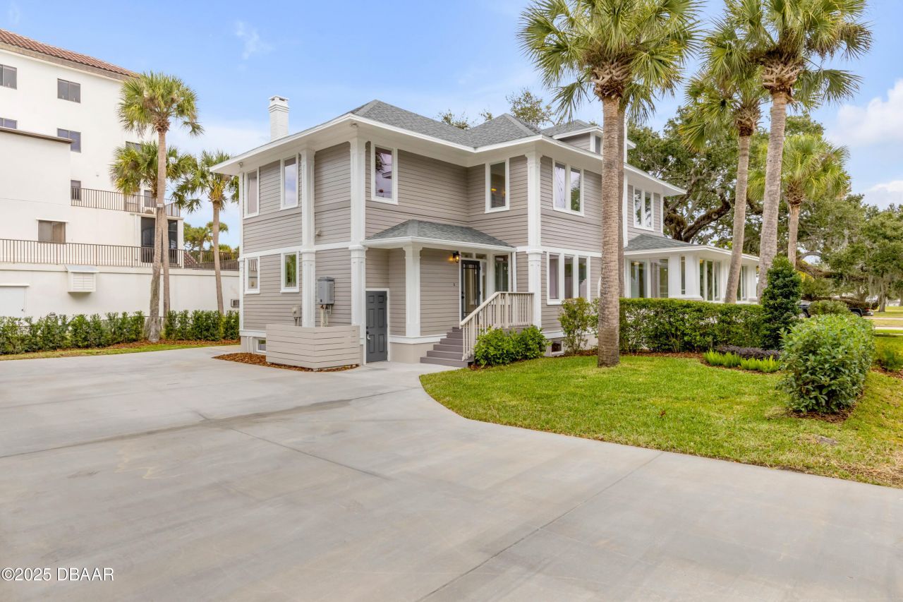 214 S Riverside Drive, New Smyrna Beach, FL 32168 Photo