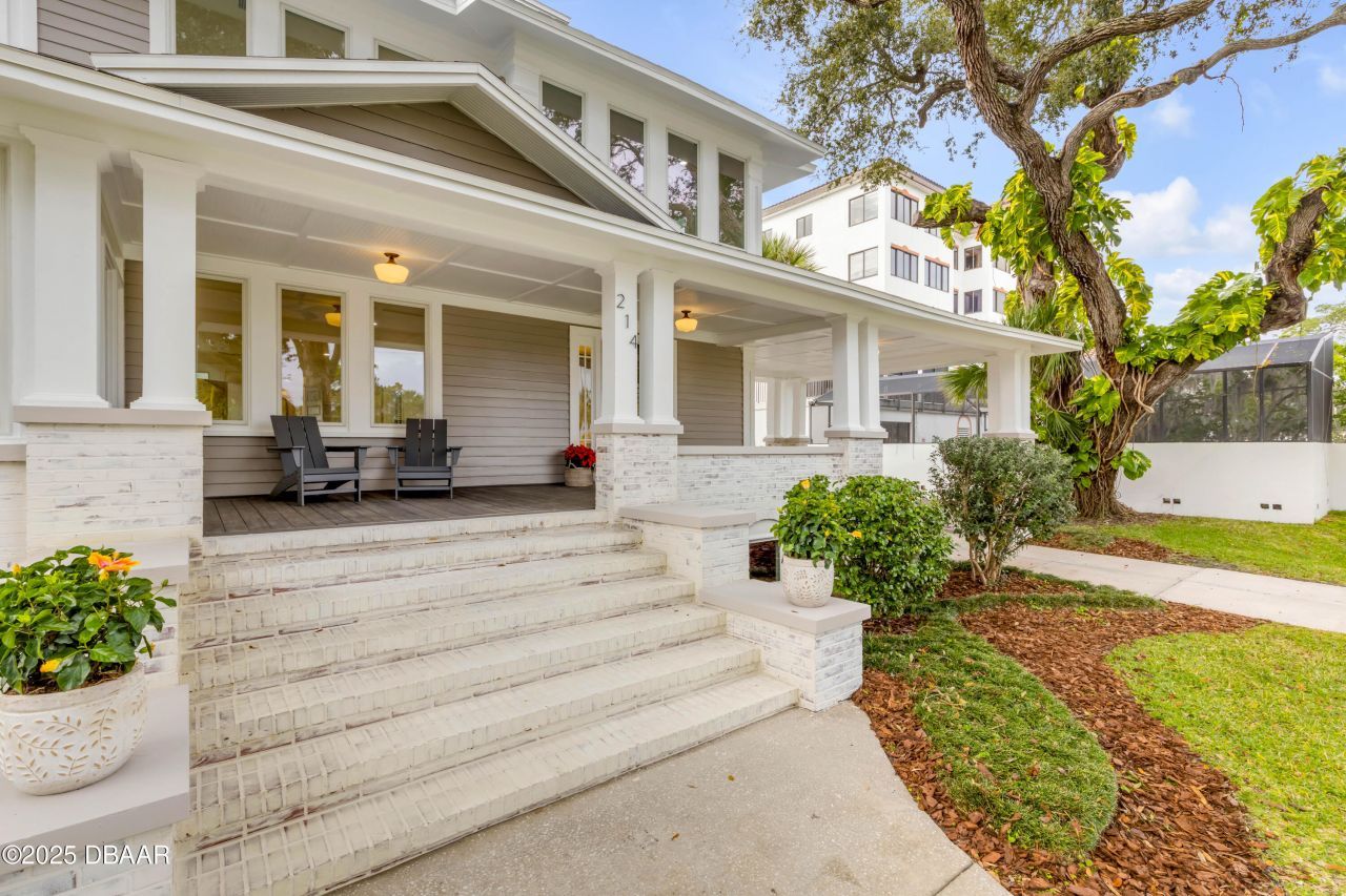 214 S Riverside Drive, New Smyrna Beach, FL 32168 Photo