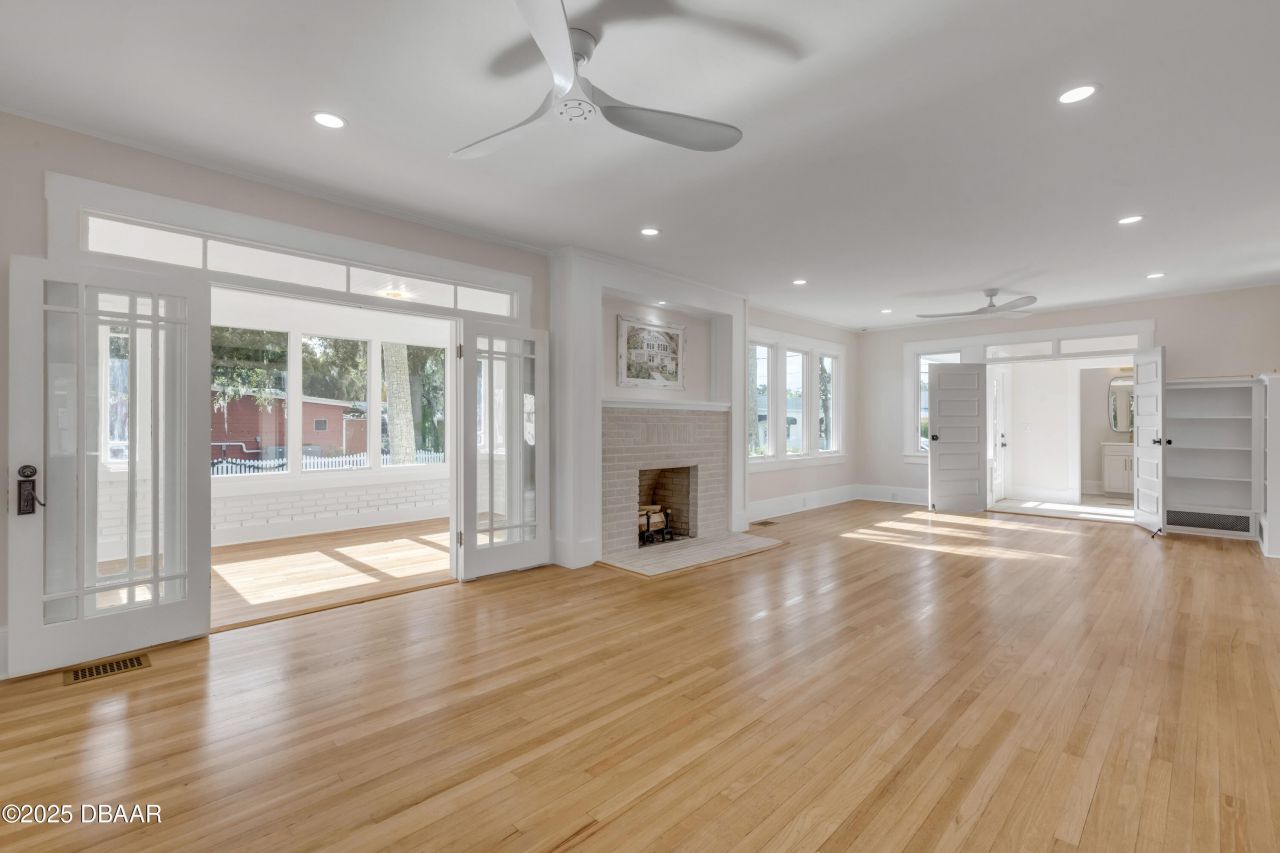 214 S Riverside Drive, New Smyrna Beach, FL 32168 Photo