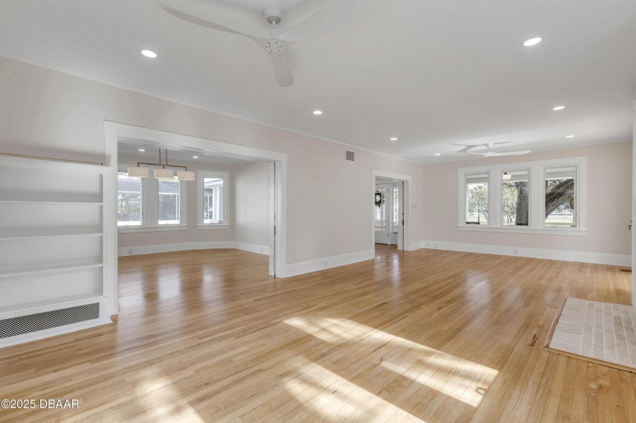 214 S Riverside Drive, New Smyrna Beach, FL 32168 Photo