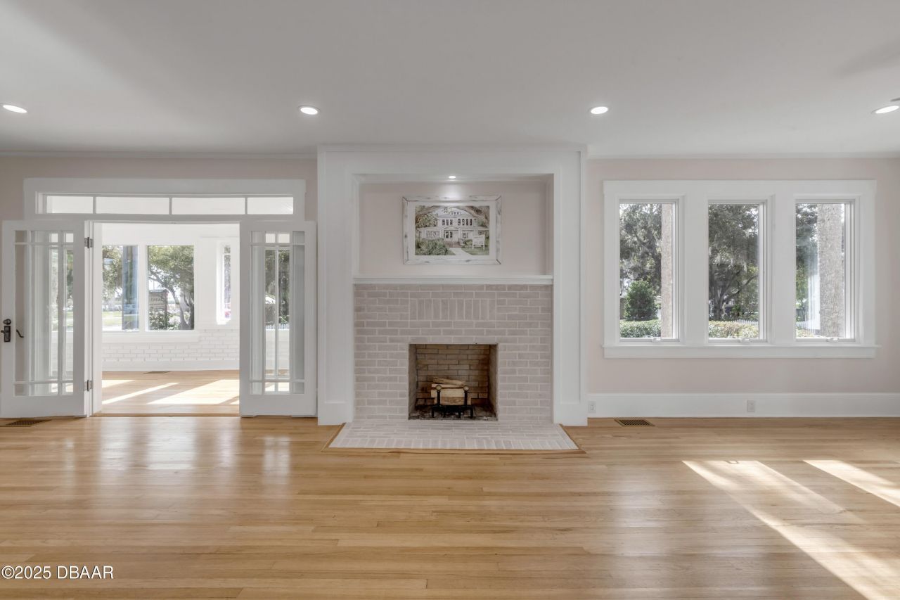 214 S Riverside Drive, New Smyrna Beach, FL 32168 Photo