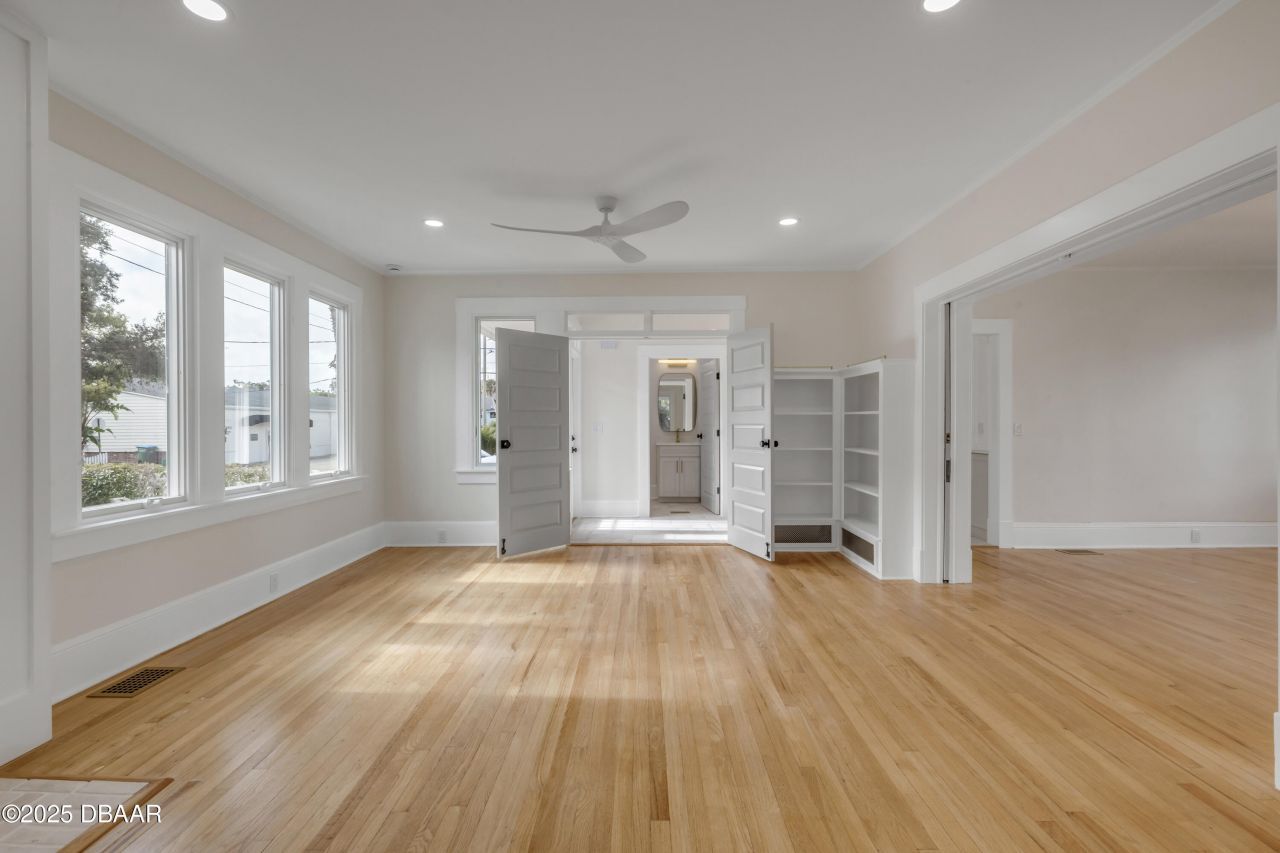 214 S Riverside Drive, New Smyrna Beach, FL 32168 Photo