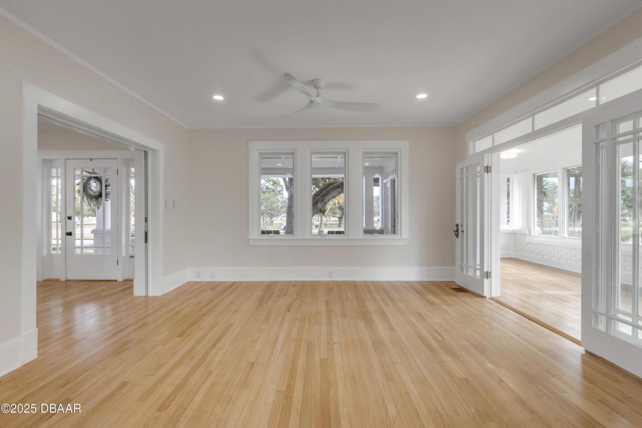 214 S Riverside Drive, New Smyrna Beach, FL 32168 Photo