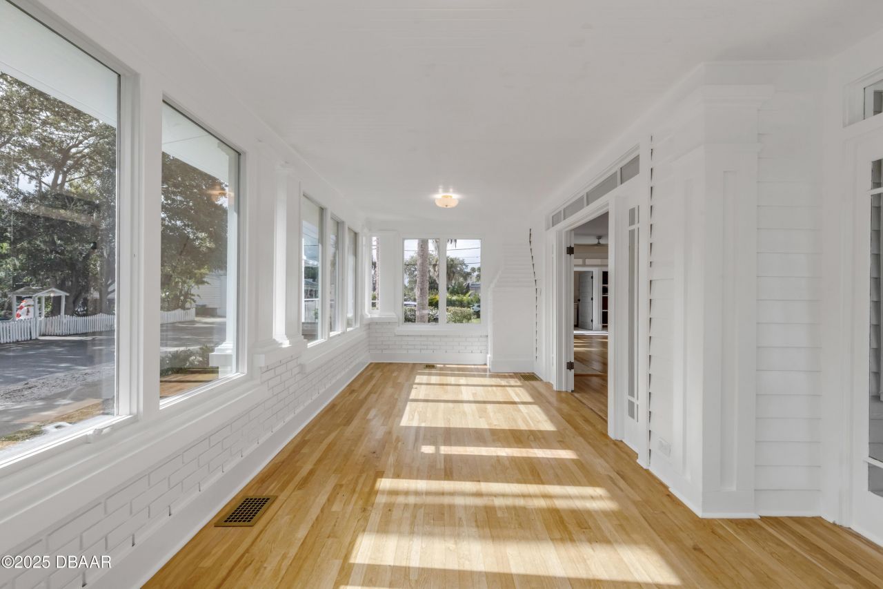 214 S Riverside Drive, New Smyrna Beach, FL 32168 Photo