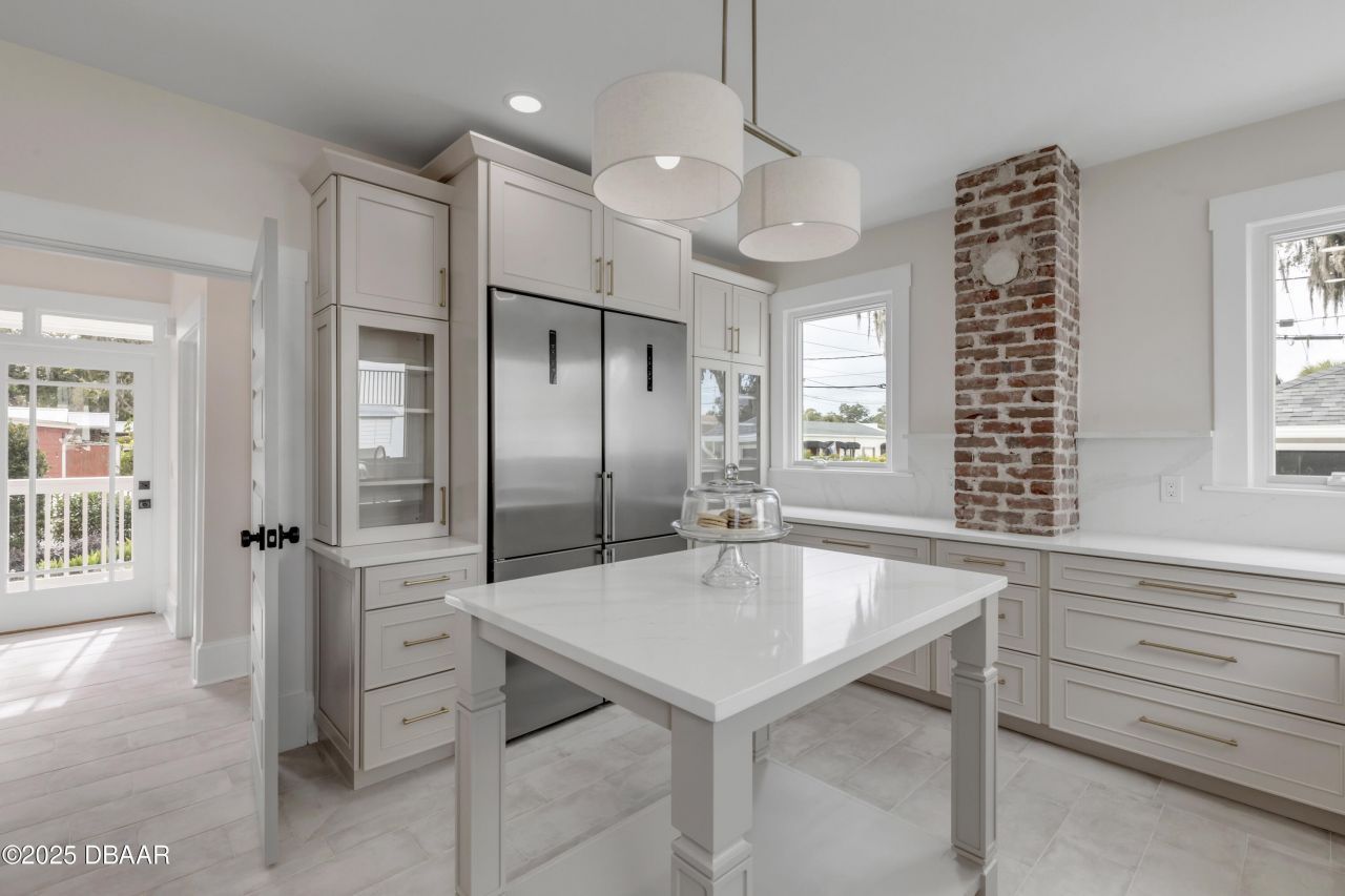 214 S Riverside Drive, New Smyrna Beach, FL 32168 Photo