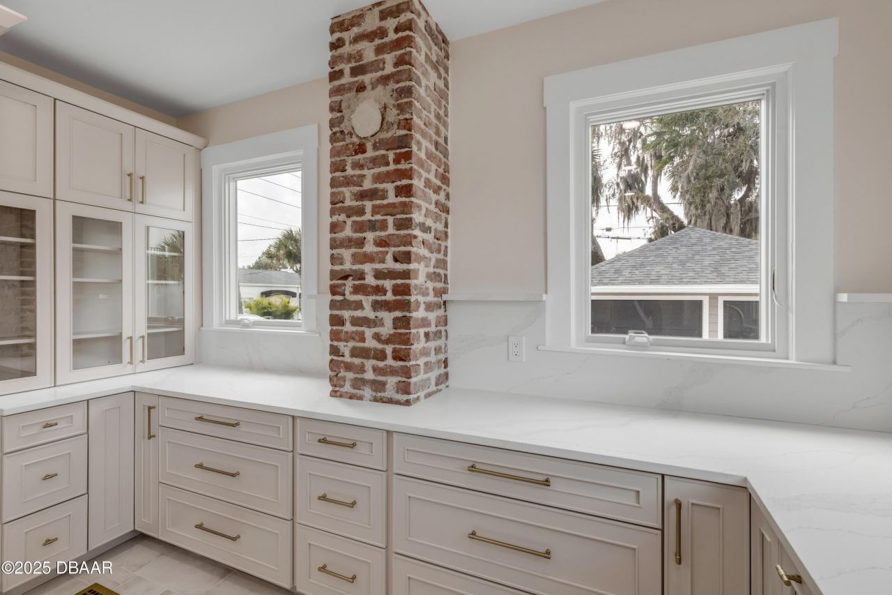 214 S Riverside Drive, New Smyrna Beach, FL 32168 Photo