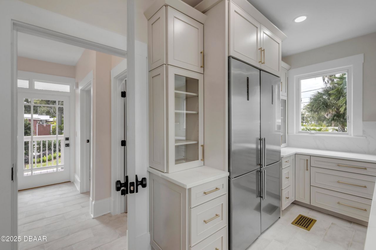 214 S Riverside Drive, New Smyrna Beach, FL 32168 Photo