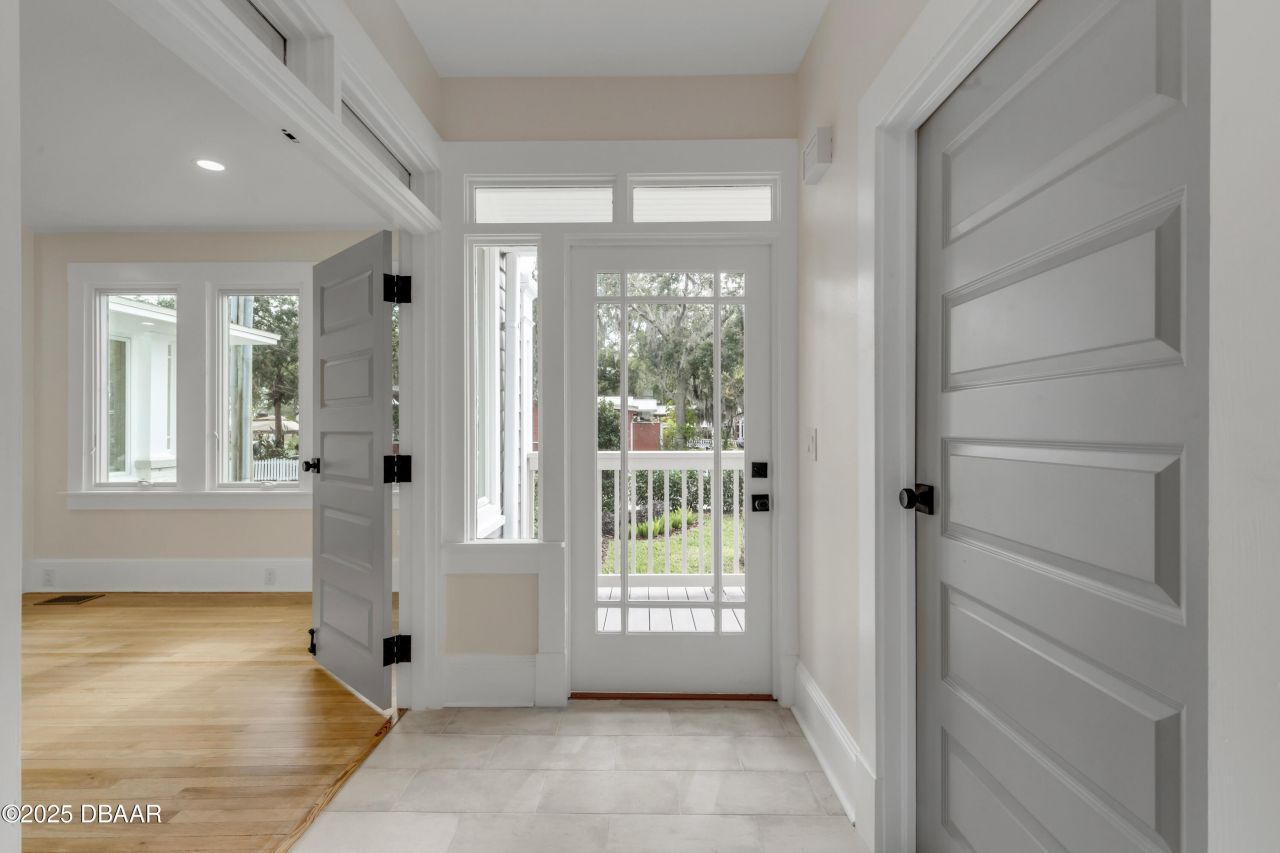 214 S Riverside Drive, New Smyrna Beach, FL 32168 Photo