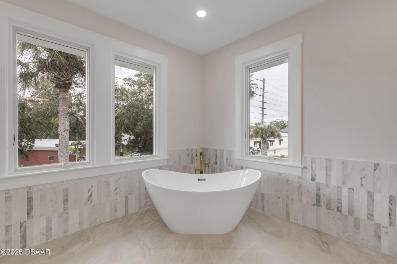 214 S Riverside Drive, New Smyrna Beach, FL 32168 Photo