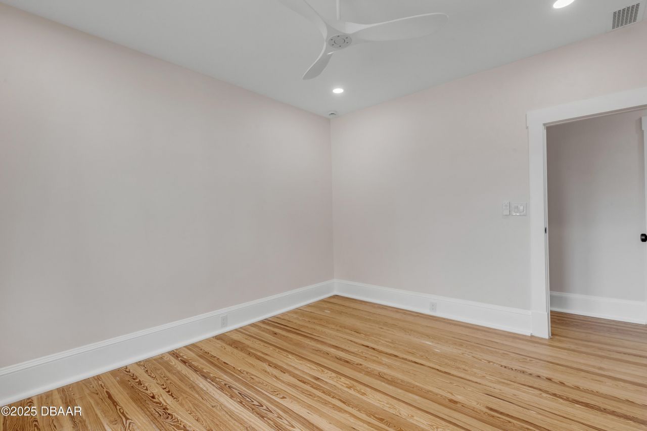 214 S Riverside Drive, New Smyrna Beach, FL 32168 Photo