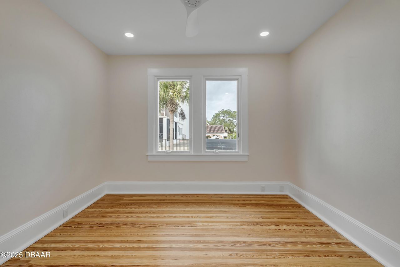 214 S Riverside Drive, New Smyrna Beach, FL 32168 Photo