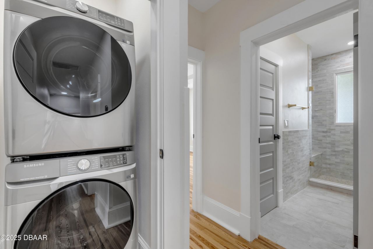 214 S Riverside Drive, New Smyrna Beach, FL 32168 Photo