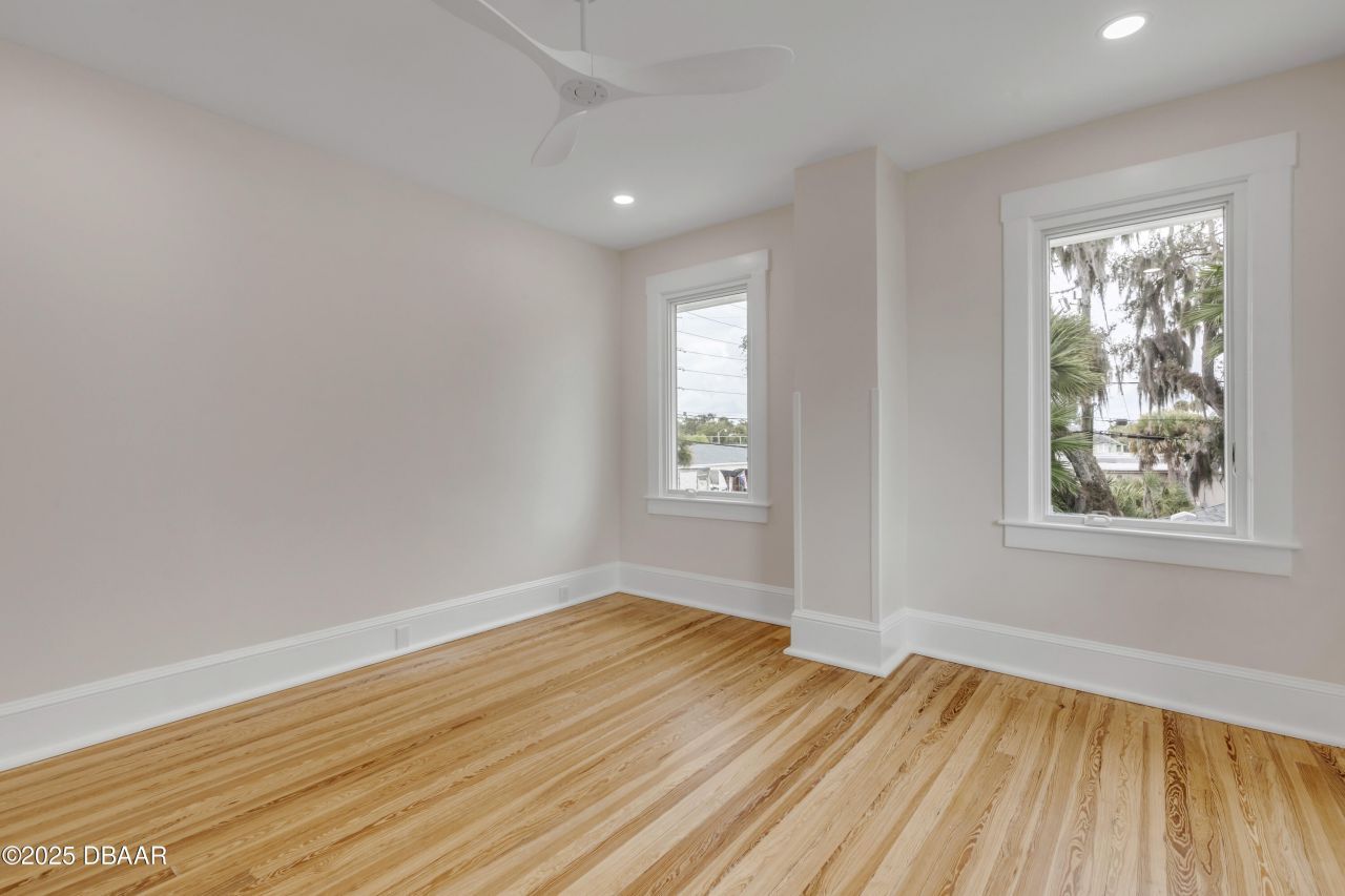 214 S Riverside Drive, New Smyrna Beach, FL 32168 Photo