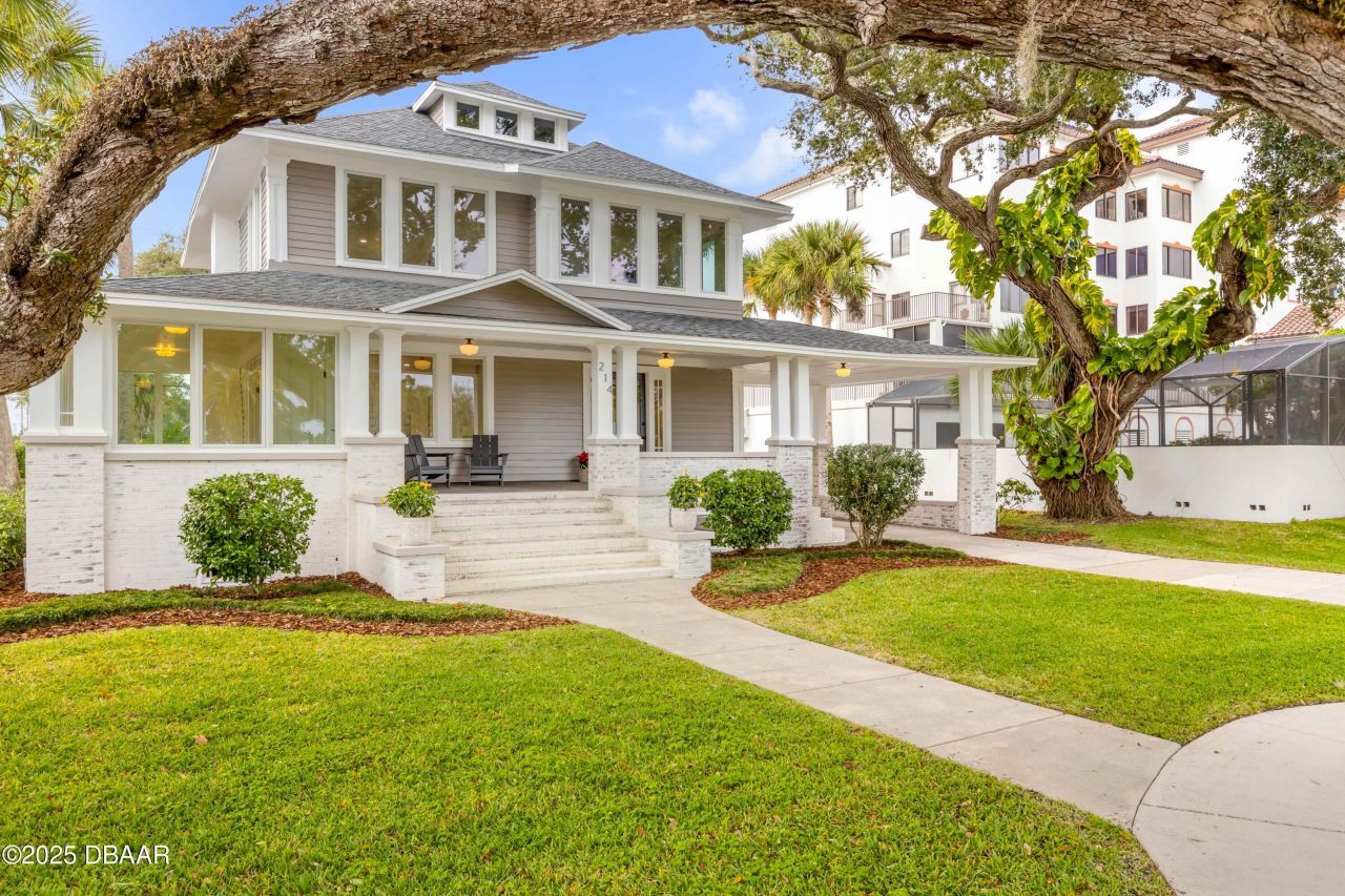 214 S Riverside Drive, New Smyrna Beach, FL 32168 Photo