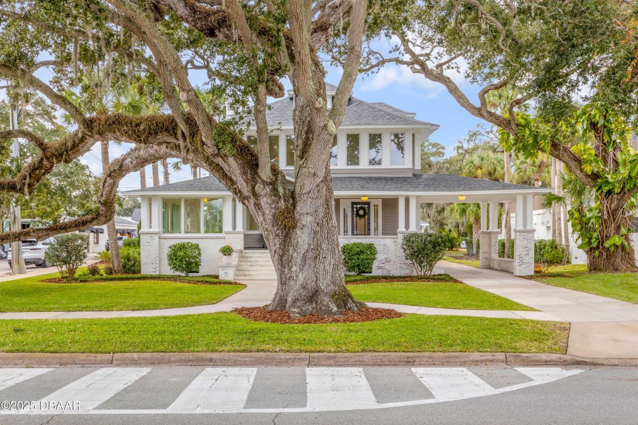 214 S Riverside Drive, New Smyrna Beach, FL 32168 Photo