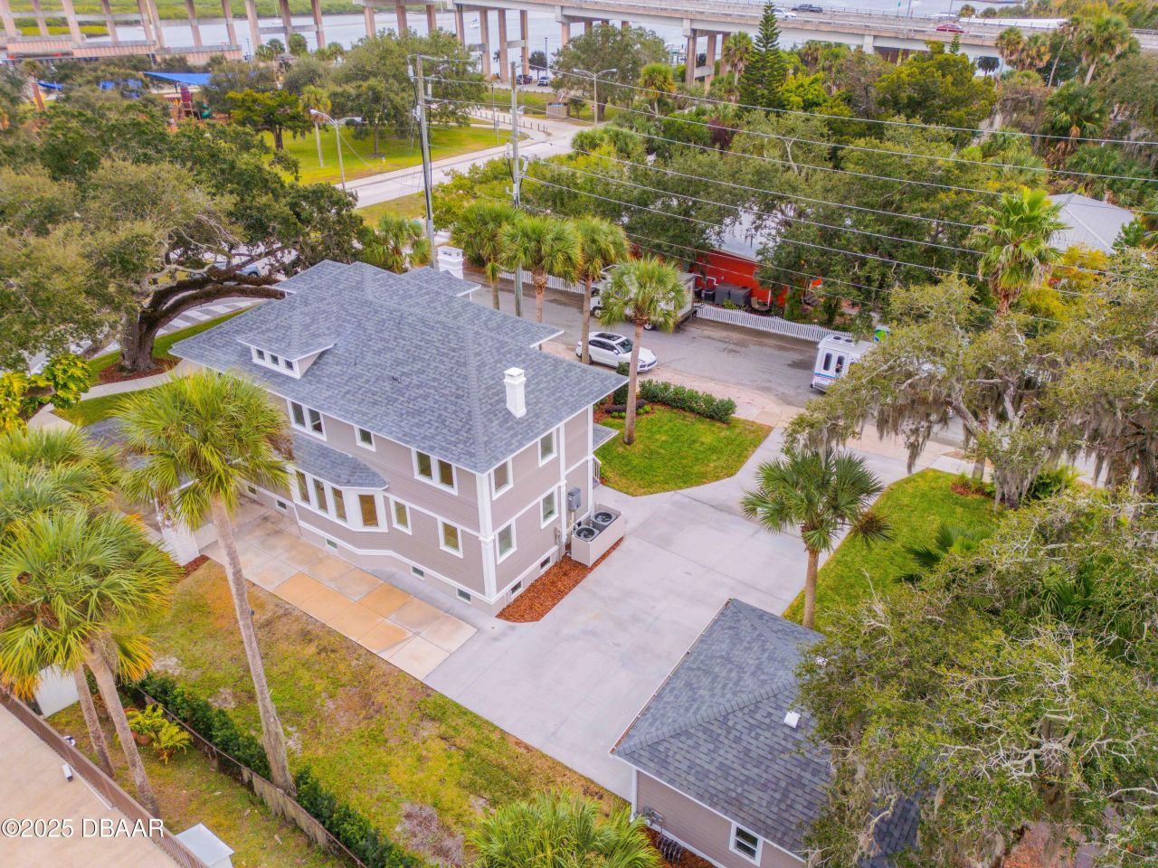 214 S Riverside Drive, New Smyrna Beach, FL 32168 Photo