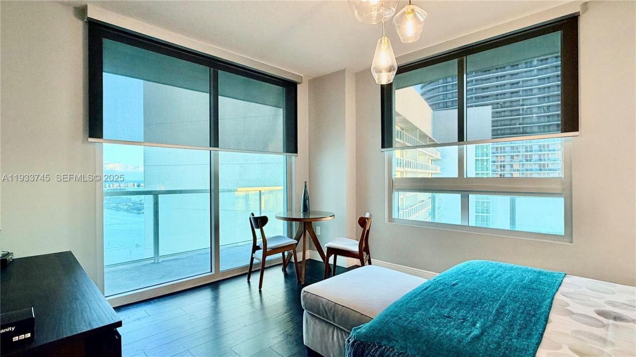 1900 N Bayshore Dr, Unit 3705, Miami, FL 33132 Photo