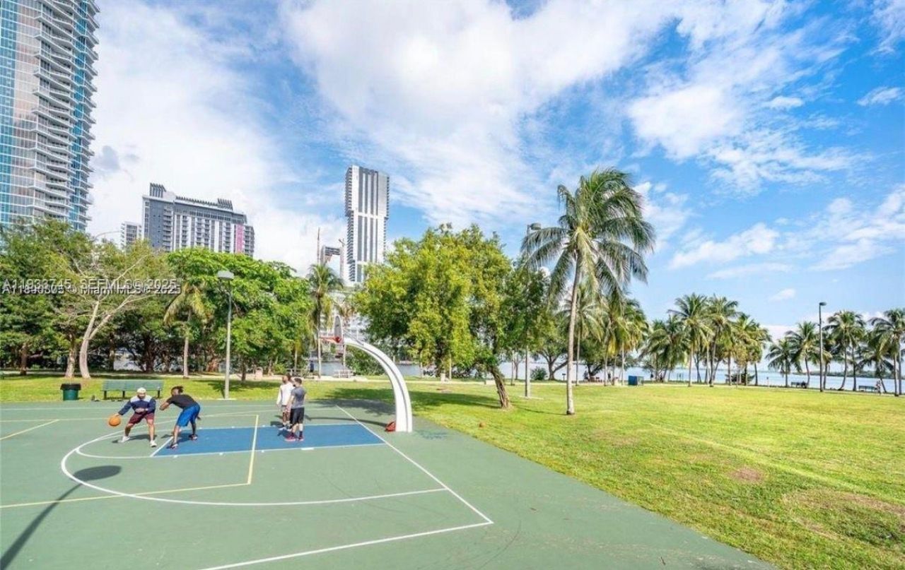 1900 N Bayshore Dr, Unit 3705, Miami, FL 33132 Photo