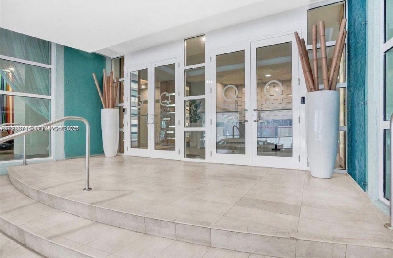 1900 N Bayshore Dr, Unit 3705, Miami, FL 33132 Photo