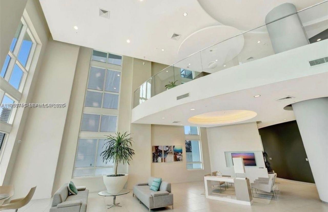 1900 N Bayshore Dr, Unit 3705, Miami, FL 33132 Photo