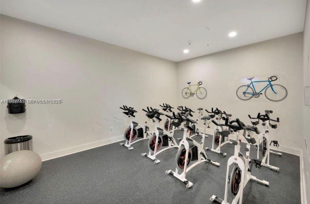 1900 N Bayshore Dr, Unit 3705, Miami, FL 33132 Photo