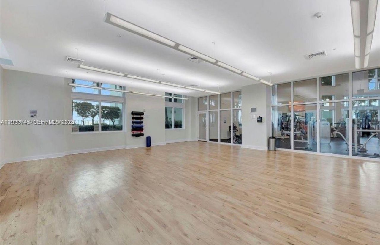 1900 N Bayshore Dr, Unit 3705, Miami, FL 33132 Photo