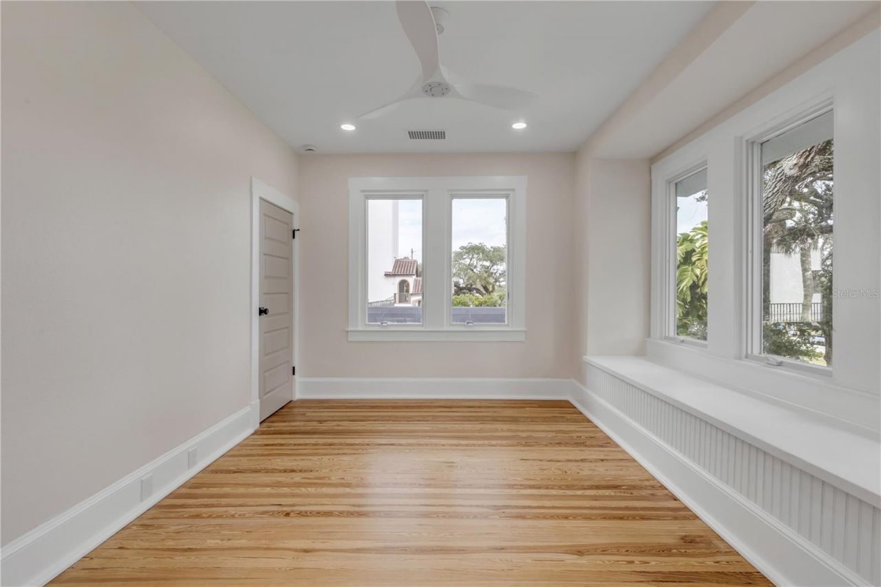 214 S Riverside Drive, New Smyrna Beach, FL 32168 Photo