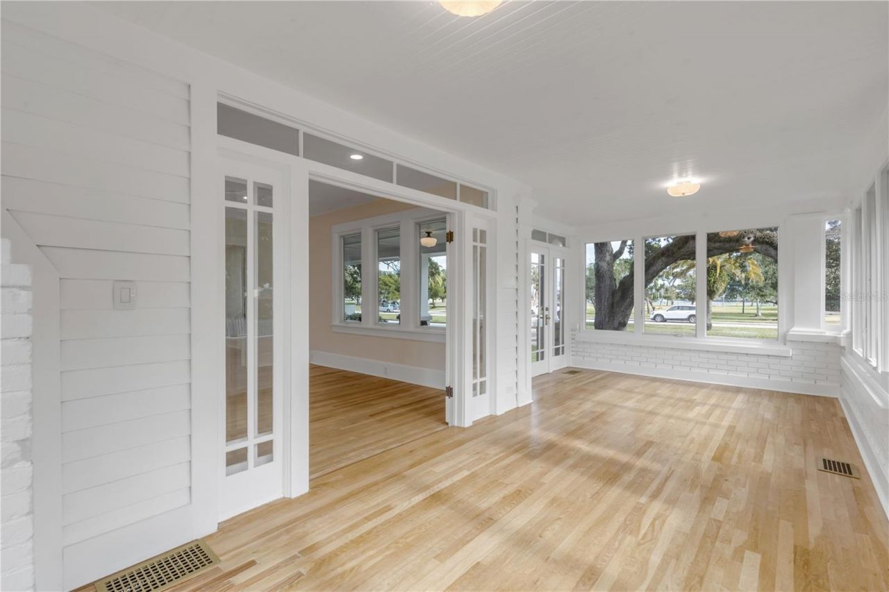 214 S Riverside Drive, New Smyrna Beach, FL 32168 Photo