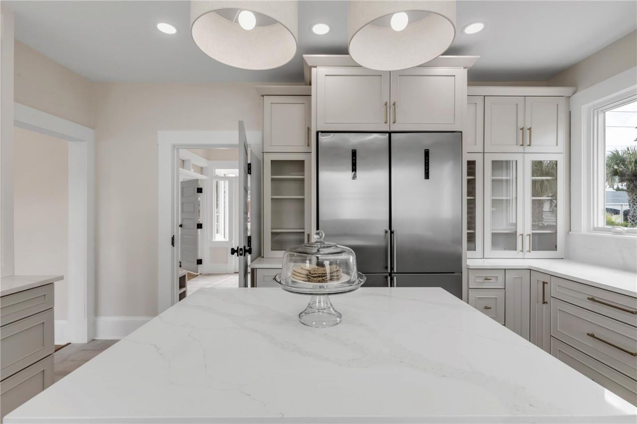 214 S Riverside Drive, New Smyrna Beach, FL 32168 Photo