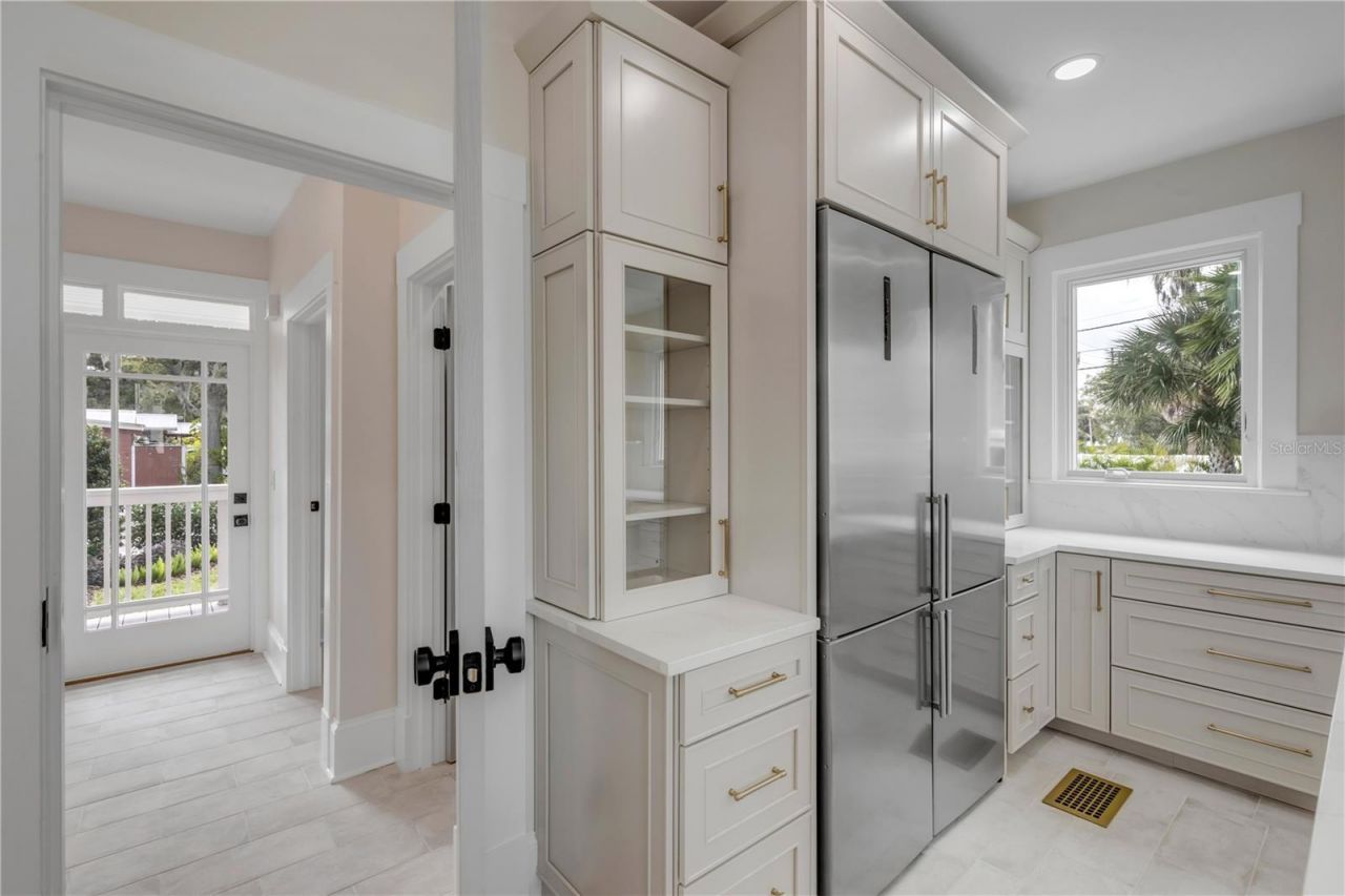 214 S Riverside Drive, New Smyrna Beach, FL 32168 Photo