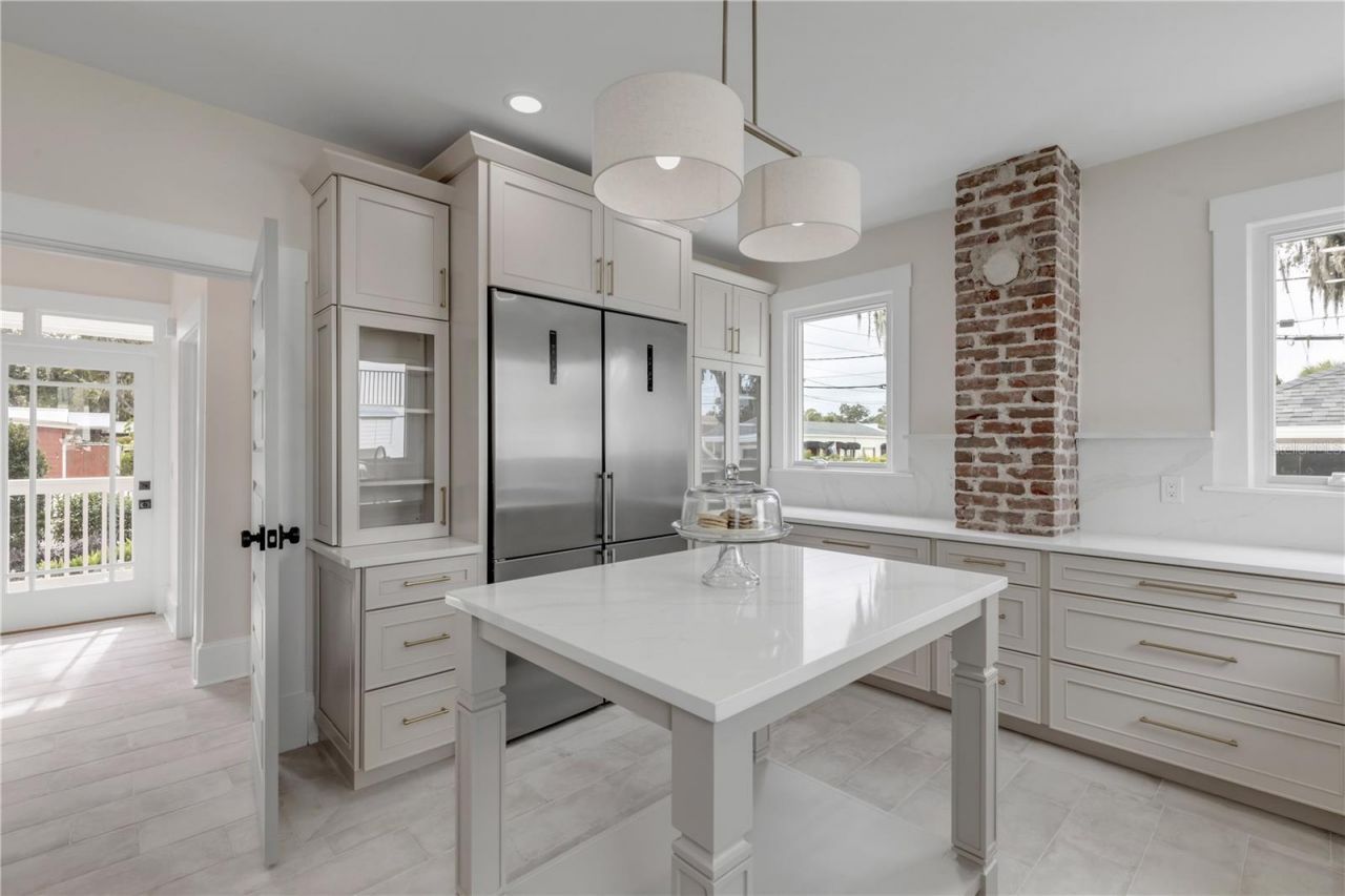 214 S Riverside Drive, New Smyrna Beach, FL 32168 Photo