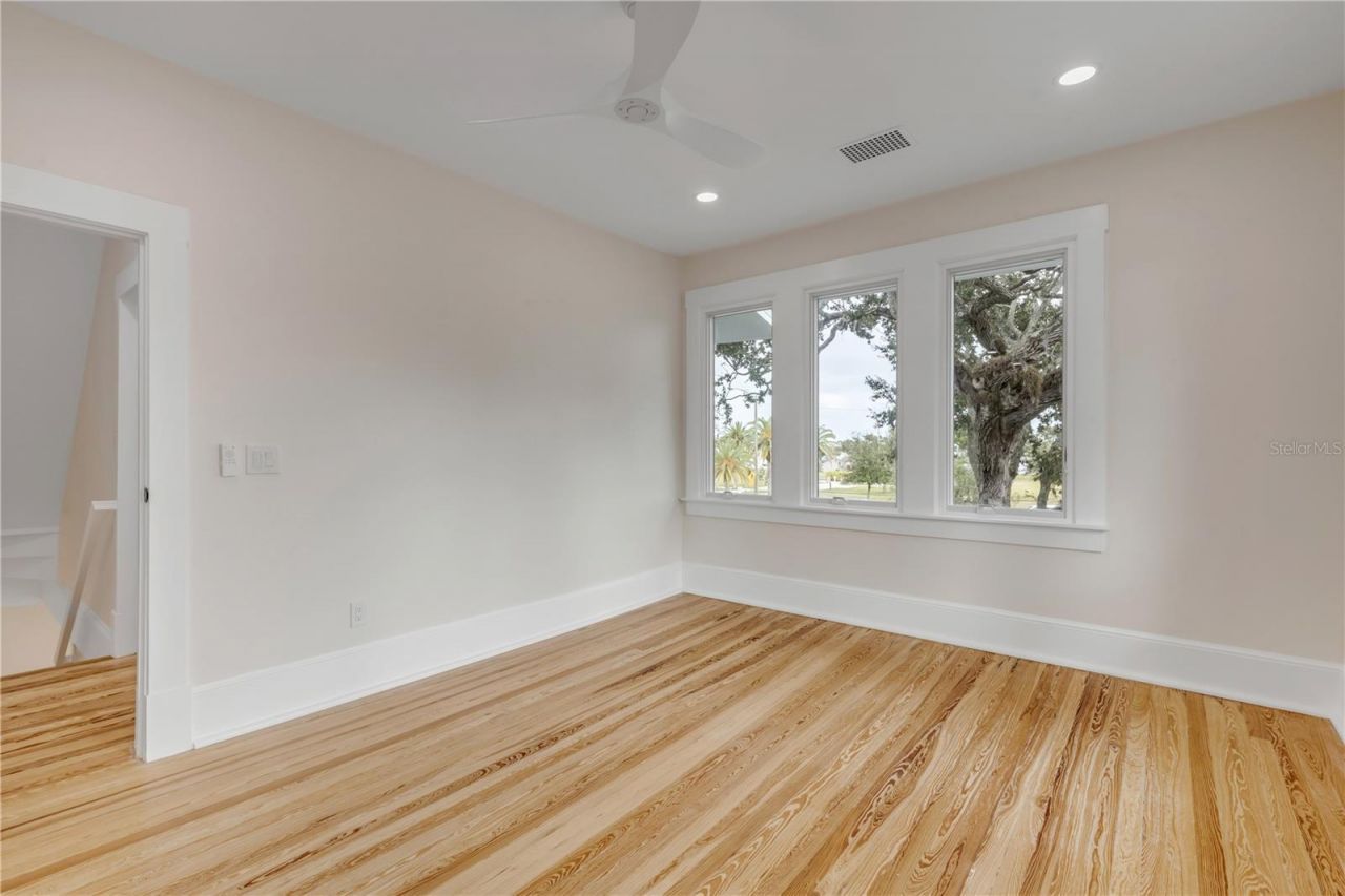 214 S Riverside Drive, New Smyrna Beach, FL 32168 Photo