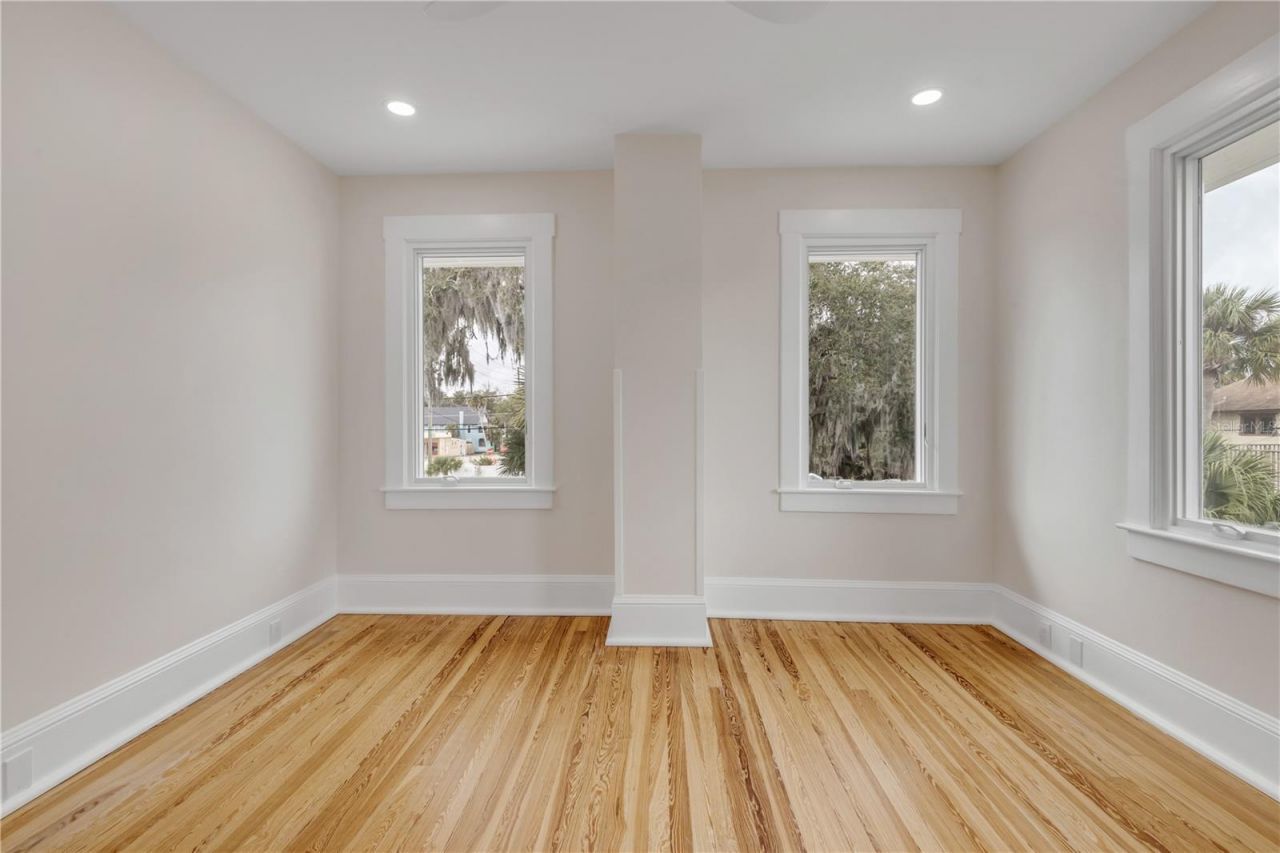 214 S Riverside Drive, New Smyrna Beach, FL 32168 Photo