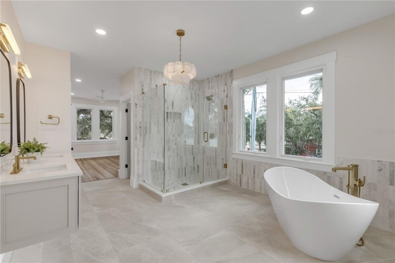 214 S Riverside Drive, New Smyrna Beach, FL 32168 Photo