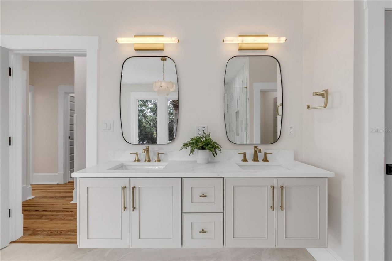 214 S Riverside Drive, New Smyrna Beach, FL 32168 Photo