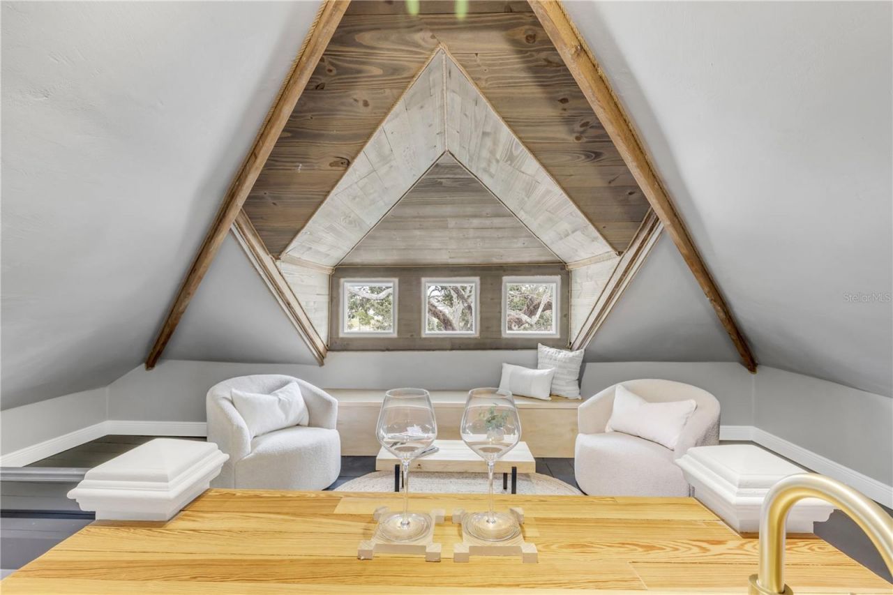 214 S Riverside Drive, New Smyrna Beach, FL 32168 Photo