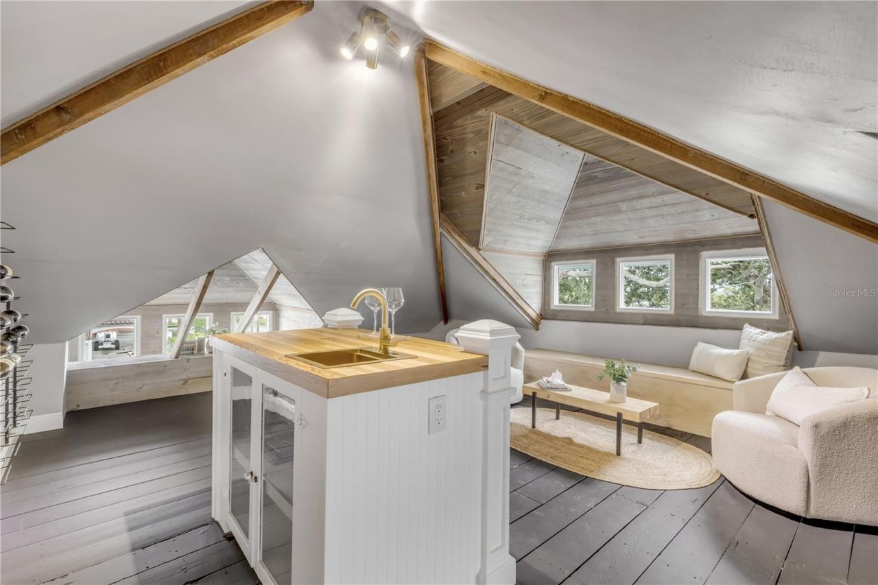 214 S Riverside Drive, New Smyrna Beach, FL 32168 Photo