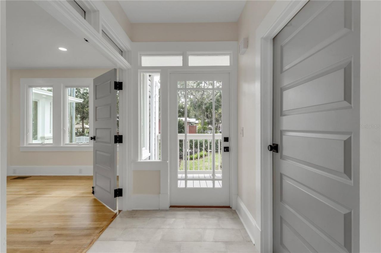 214 S Riverside Drive, New Smyrna Beach, FL 32168 Photo