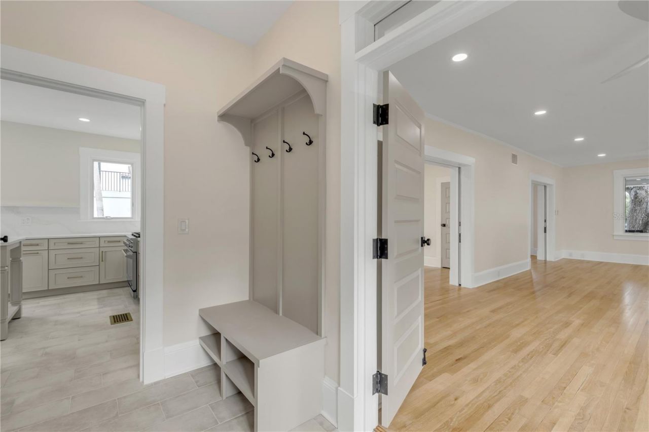 214 S Riverside Drive, New Smyrna Beach, FL 32168 Photo