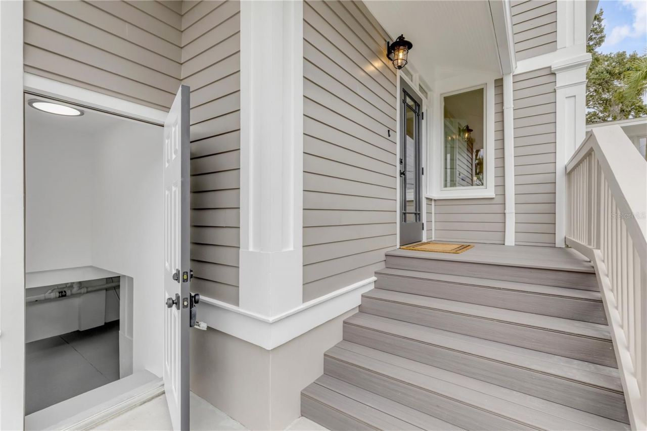 214 S Riverside Drive, New Smyrna Beach, FL 32168 Photo