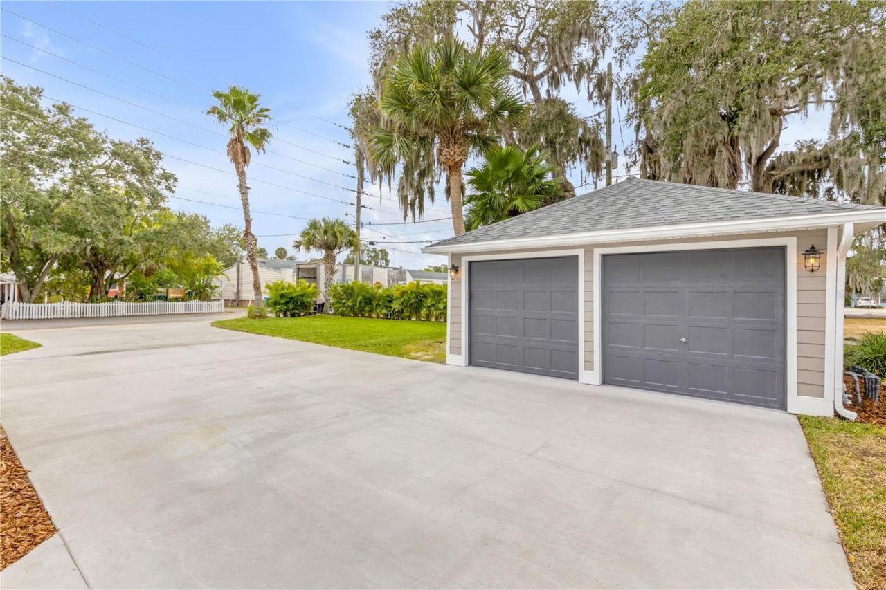 214 S Riverside Drive, New Smyrna Beach, FL 32168 Photo