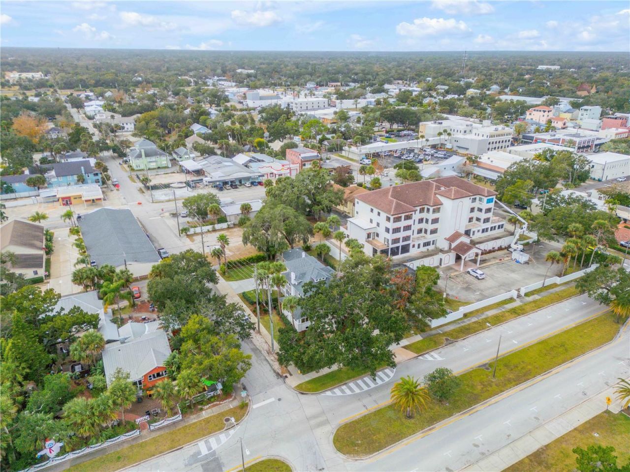 214 S Riverside Drive, New Smyrna Beach, FL 32168 Photo