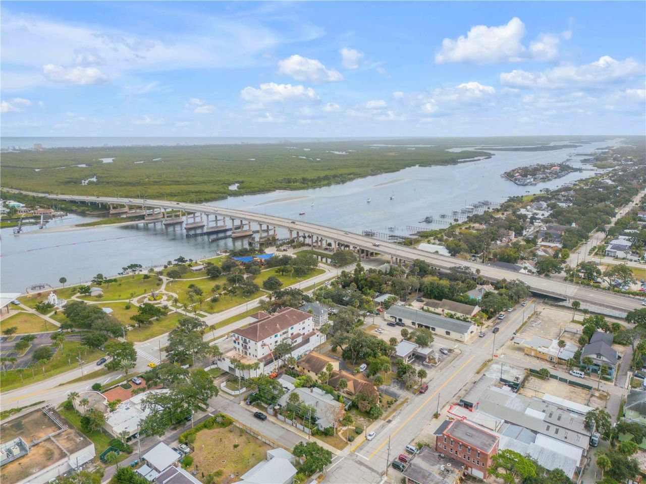 214 S Riverside Drive, New Smyrna Beach, FL 32168 Photo