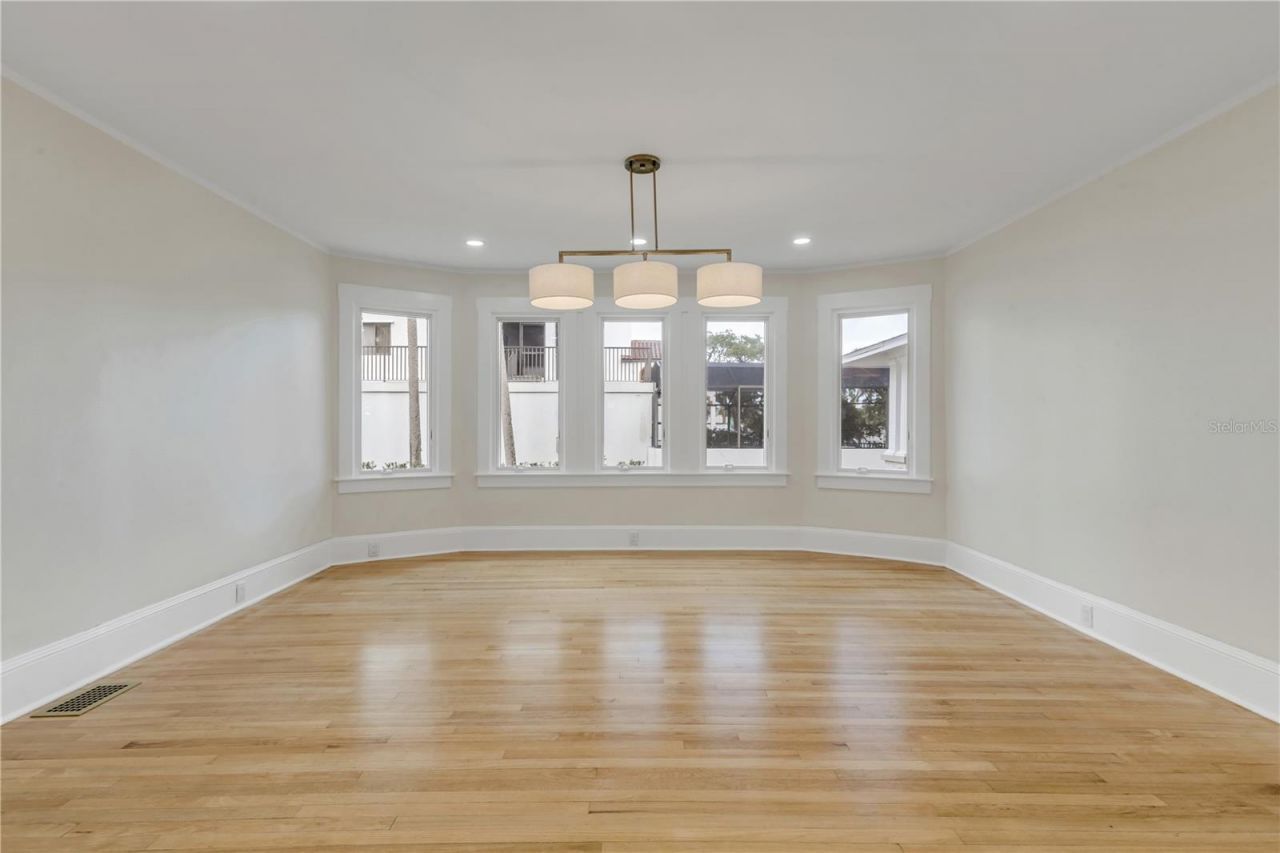 214 S Riverside Drive, New Smyrna Beach, FL 32168 Photo