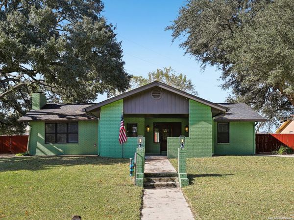 786 Renee, Seguin, TX 78155